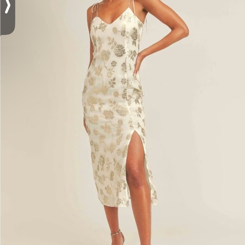 Sadie & Sage Cream Floral Midi Dress